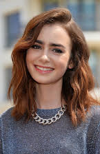 Lily Collins som 