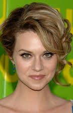 Hilarie Burton som 