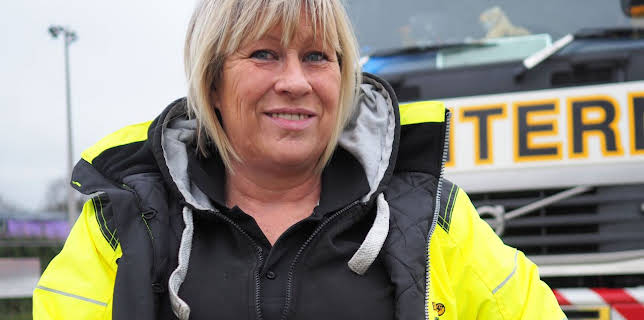 2:05 AM: Trucking Hell (S3 E3) (S3) | Paramount | 1/7 2026