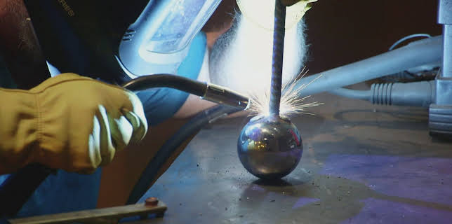 18:00: Wettkampf der Waffenschmiede | Kabel Eins Doku | 12/3 2025