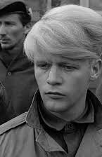 Robert Shawley como Sgt. 'Blondie' Peterson