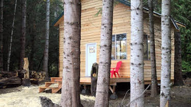12:00 PM: Building Off The Grid (S1) | Discovery Channel | 10/1 2026