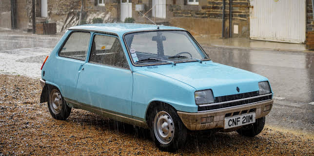 9:00 PM: Flipping Bangers (S2 E7) (S2) | Yesterday | 12/25 2025