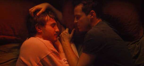 The official trailer 'All of us Strangers' starring has been released.