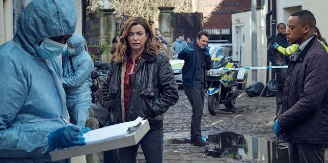 21:40: The Crow Girl: Ovenfra og ned | NRK 3 | 11/4 2025