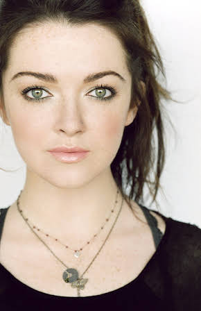 Karle Warren as Alex Luboja