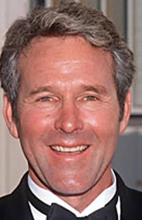 Timothy Bottoms as 