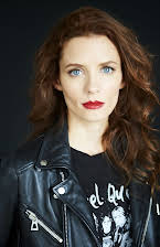 Lara Jean Chorostecki som 