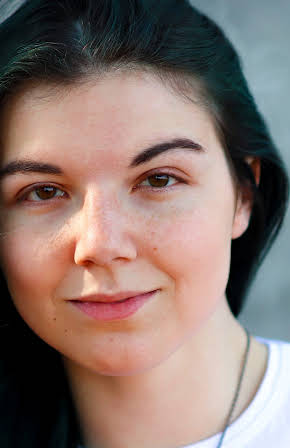 Michelle Iannantuono as 