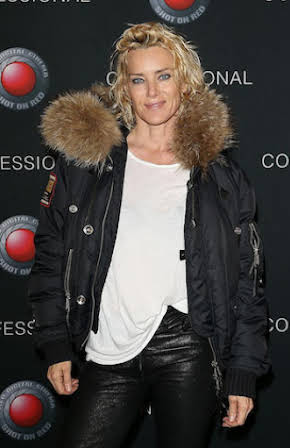 Angela Featherstone as 