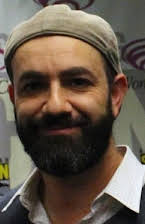 Scott Stewart som Director