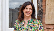 Kirstie and Phil's Love It or...