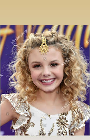 Mallory James Mahoney as 