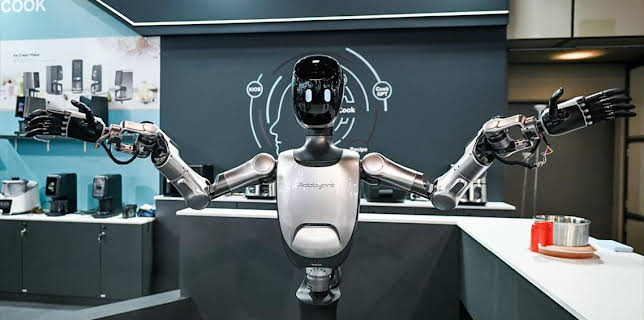 12:30 AM: Tech Now | BBC News | 11/8 2025