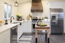 Unsellable Houses, Season 1: Split-level Struggle