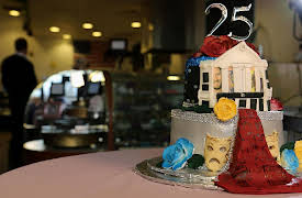 Cake Hunters, Season 1: A Cake for Everyman