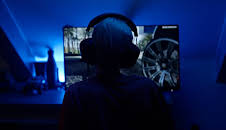 Jung, online, süchtig