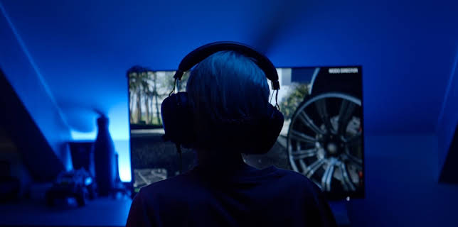 09:00: Jung, online, süchtig | ZDFinfo | 11/20 2025