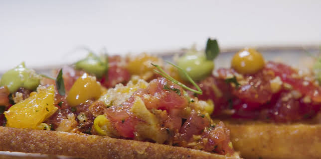 22:40: Me Or The Menu (S1 E5) (S1) | TLC | 12/13 2025