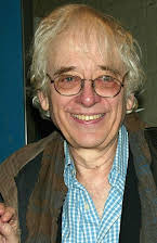 Austin Pendleton como Dr. Huffeyer