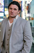 Tye Alexander como Deputy Glen Harris