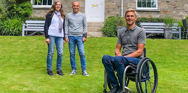 1:35 PM: Escape to the Country (S22) | BBC Two | 1/1 2026