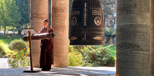 22:15: Macht der Götter - Weltgeschichte der Religionen | ZDFinfo | 1/9 2026