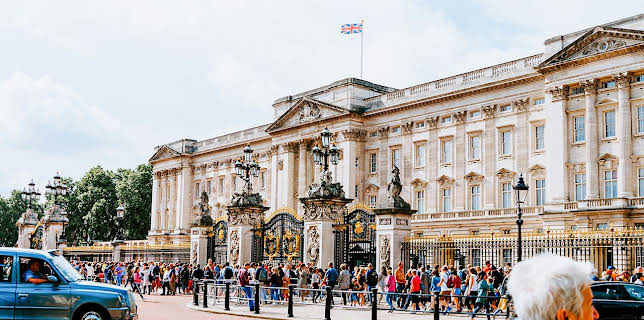 6:00 PM: Secrets of The Royal Palaces (S2 E8) (S2) | Channel 5 | 12/1 2025