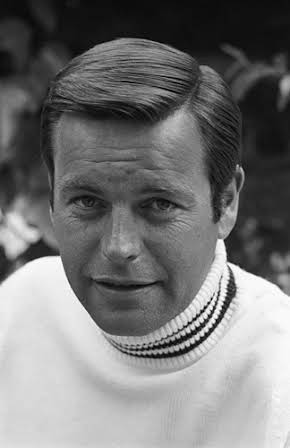 Robert Wagner as 