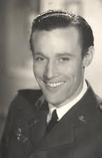 Julio Peña as Inspector Mirov