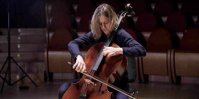 10:35: Mit dem Cello ans Ende der Welt - Sol Gabetta auf den Spuren von Lise Cristiani | HR Fernsehen | 11/30 2025