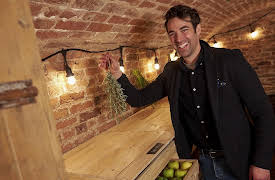 Saving the Manor: Spirit in the Stables