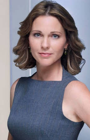 Kelli Williams as 
