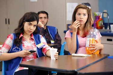 19:40: Superstore (S1 E1) (S1) | Viasat Series | 4/21 2026