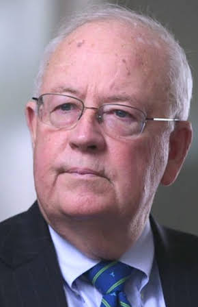 Ken Starr as 