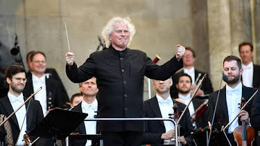 21:45: BR-KLASSIK: Simon Rattle dirigiert Highlights der Filmmusik | ARD Alpha | 10/25 2026