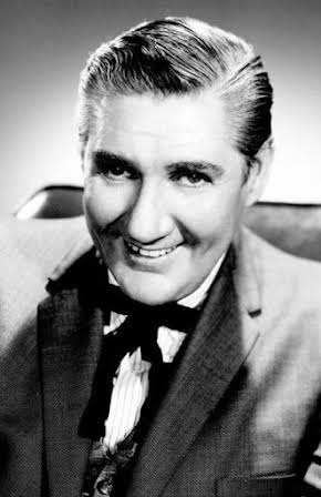 Pat Buttram as 