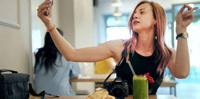 00:10: Exit Einsamkeit | SR Fernsehen | 11/24 2025