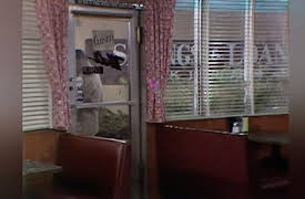 Alice Season 1: Mel's Cup