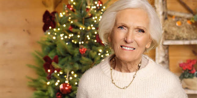 9:00 PM: A Mary Berry Christmas | BBC One | 12/17 2025