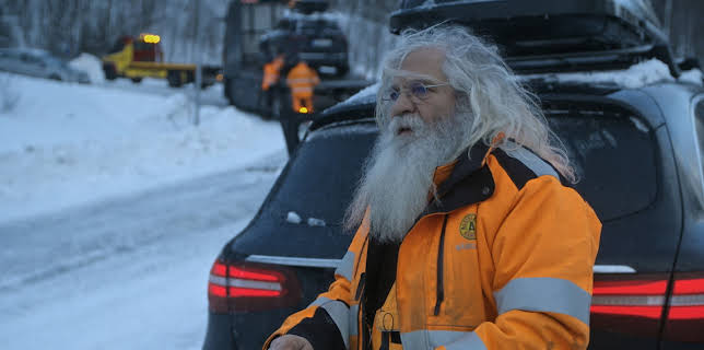 12:40: Frusna vägar (S12 E5) (S12) | TV3 | 12/1 2025