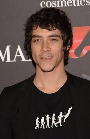 Óscar Jaenada as 