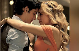 Love Daily: Group and The Last First Kiss