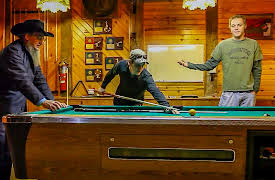 Return to Amish Season 1: Shunned & the City