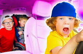 Braxton, Ryder & Sawyer Show: Mega Monster Trucks by pocket.watch: Monster Truck Smash and Crash!