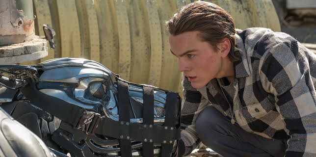 23:30: A-X-L | Viasat 4 | 12/1 2025