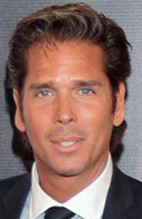 Roberto Palazuelos as 