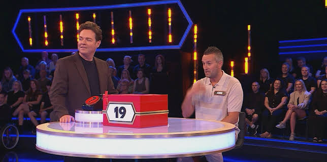 4:00 PM: Deal or No Deal (S2 E10) (S2) | ITV2 | 12/5 2025