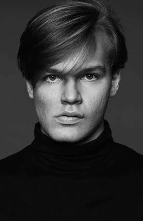 David Stakston as 