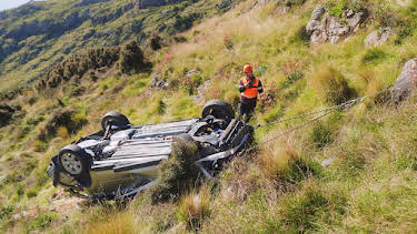 1:00 AM: Extreme Tow Truckers (S2 E2) (S2) | Paramount | 2/24 2026
